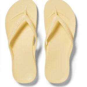 Archie’s yellow flip flops size women’s 8